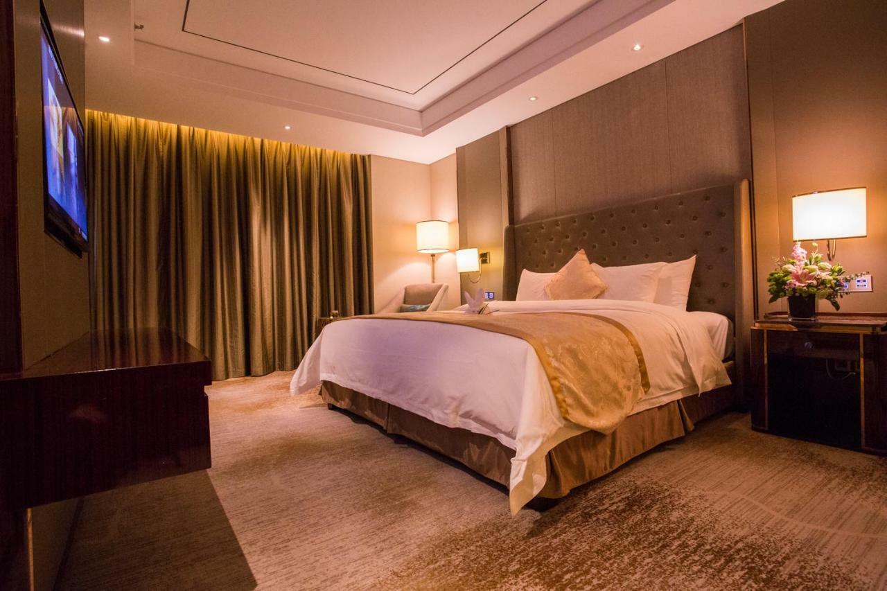 Howard Johnson Qinlu Plaza Yingtan Екстериор снимка